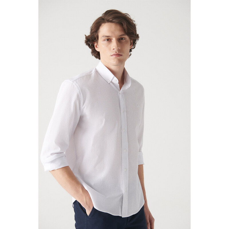 Avva Men's White Seersucker Buttoned Collar Comfort Fit Relaxed Cut Shirt