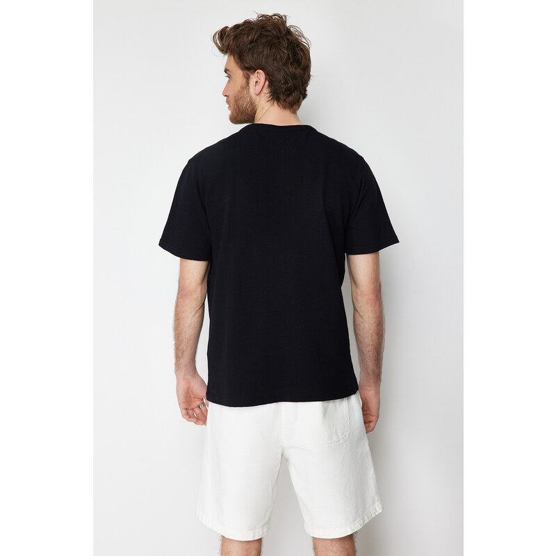 Trendyol Black Regular/Regular Fit Textured Cropped Collar 100% Cotton T-Shirt