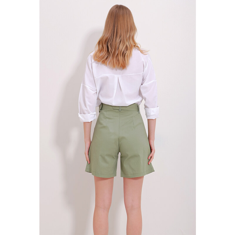 Trend Alaçatı Stili Women's Khaki Double Pocket Waist Belted Gabardine Shorts