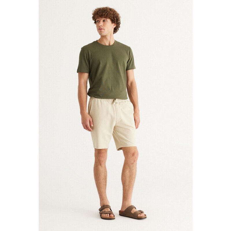 ALTINYILDIZ CLASSICS Men's Beige Standard Fit Regular Cut Cotton Shorts with Pocket.