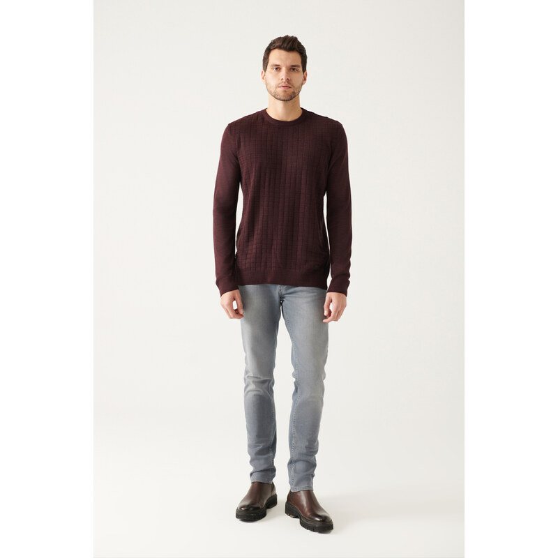 Avva Men's Burgundy Crew Neck Front Textured Regular Fit Knitwear Sweater