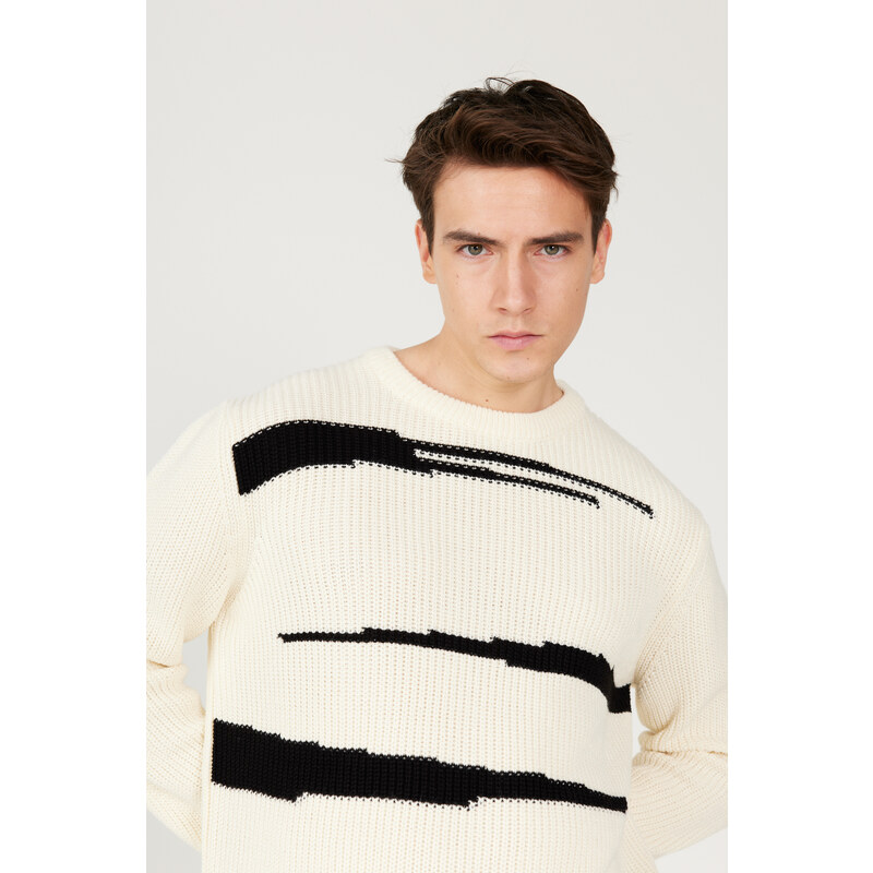 AC&Co / Altınyıldız Classics Men's Ecru-Black Oversize Wide Cut Crew Neck Patterned Knitwear Sweater