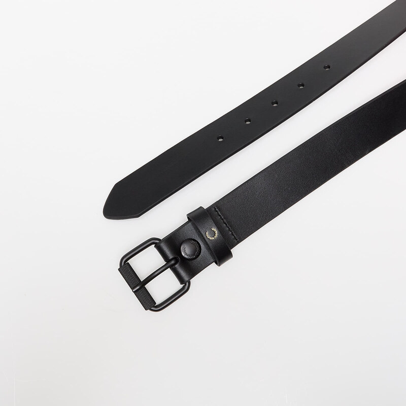 Kožený pásek FRED PERRY Burnished Leather Belt Black