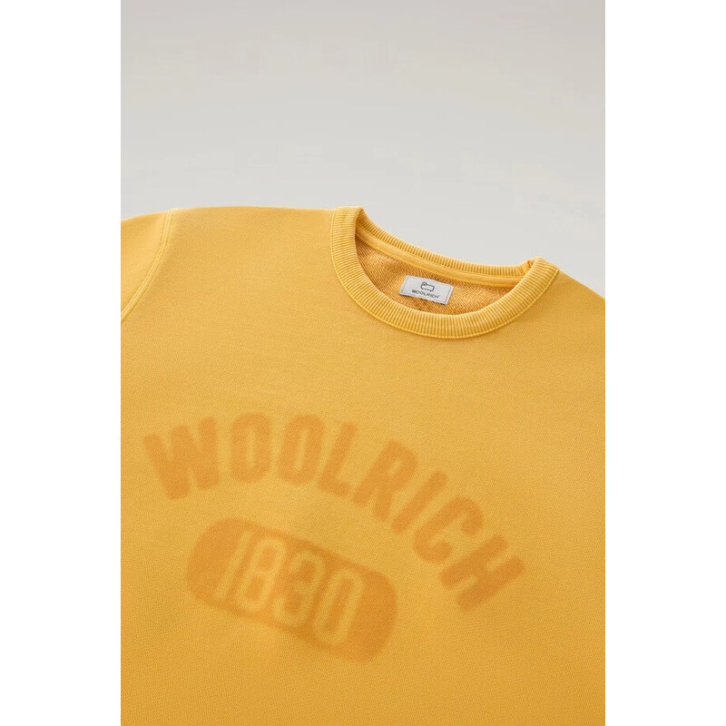 MIKINA WOOLRICH GARMENT DYED LOGO CREWNECK