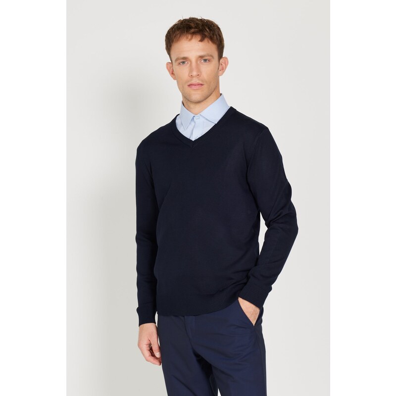 ALTINYILDIZ CLASSICS Men's Navy Blue Standard Fit Normal Cut V-Neck Knitwear Sweater.