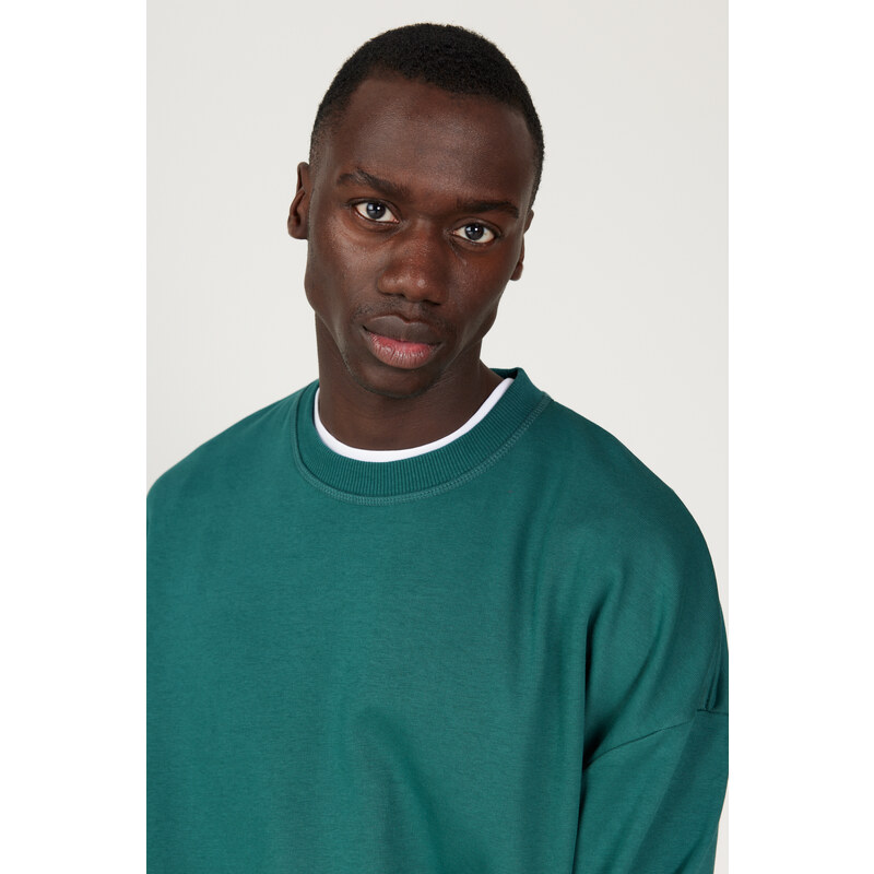 AC&Co / Altınyıldız Classics Men's Dark Green Oversize Wide Fit 3 Thread Crew Neck Cotton Sweatshirt