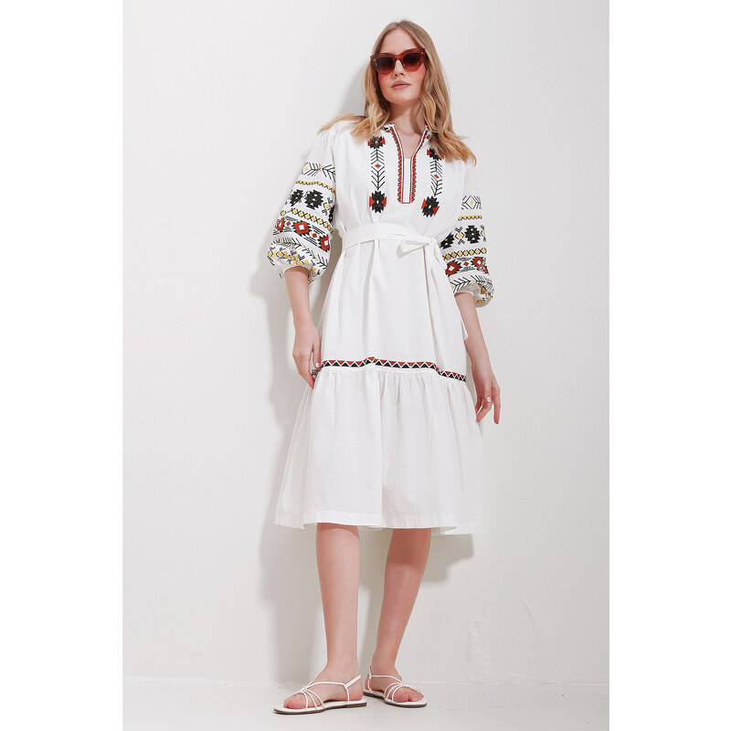 Trend Alaçatı Stili Women's White Big Collar Balloon Sleeve Interior Lined Belted Embroidered Embroidered Dress