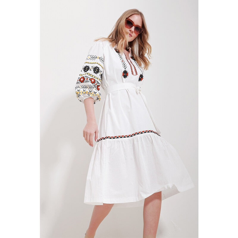 Trend Alaçatı Stili Women's White Big Collar Balloon Sleeve Interior Lined Belted Embroidered Embroidered Dress