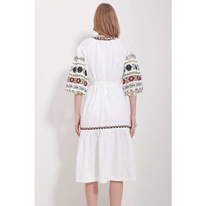 Trend Alaçatı Stili Women's White Big Collar Balloon Sleeve Interior Lined Belted Embroidered Embroidered Dress