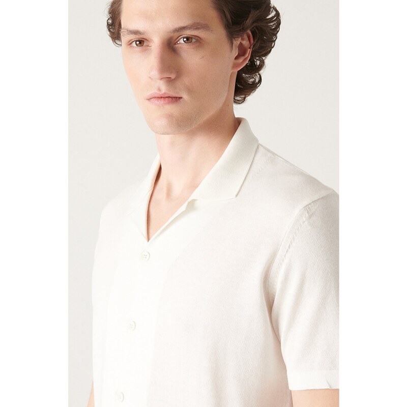 Avva Men's White Cuban Collar Buttoned Regular Fit Knitwear T-shirt