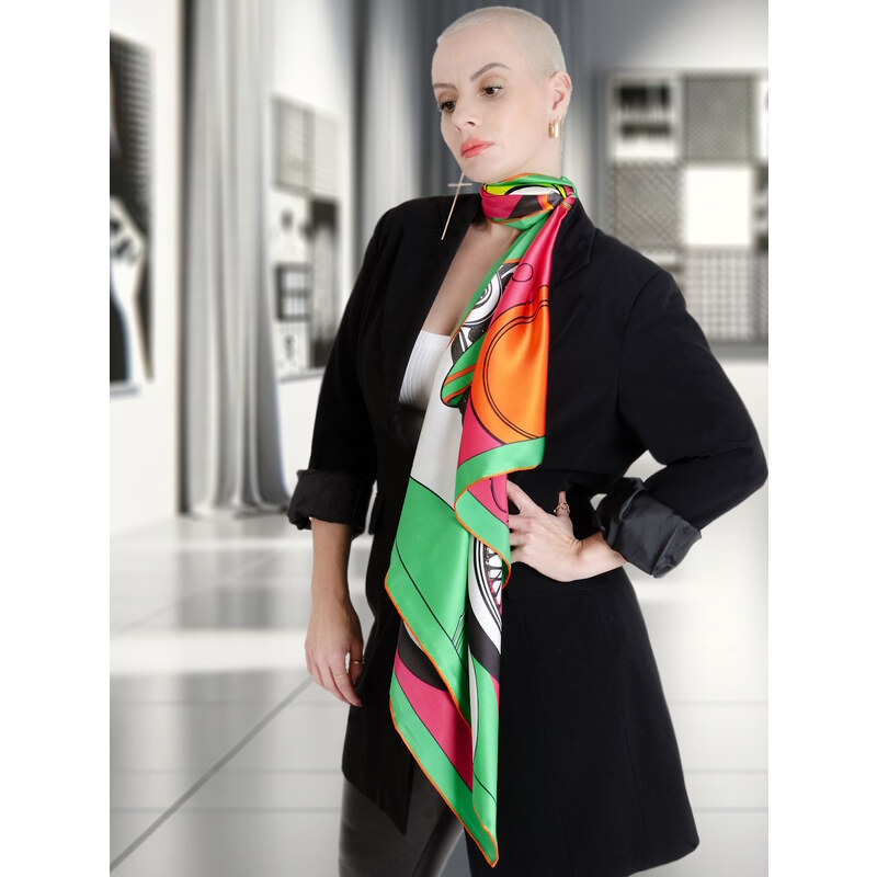 Monika Nowak Hedvábný šátek 90x90cm Ženská nezávislost, 100% saténové morušové hedvábí 16 mómí, oboustranný digitální tisk, ručně šité okraje