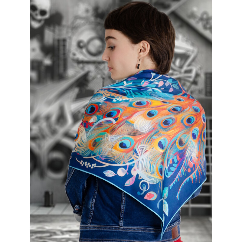 Monika Nowak Hedvábný šátek 90x90cm Paví vášeň, 100% keprové morušové hedvábí 16 mómí, oboustranný digitální tisk, ručně šité okraje