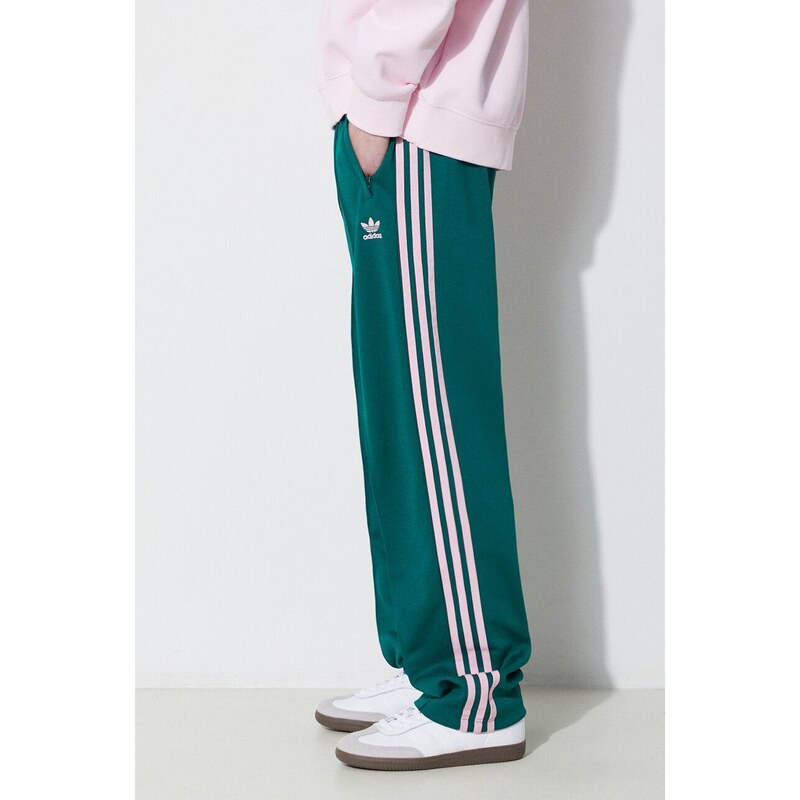 Tepláky adidas Originals zelená barva, s aplikací, IM9818