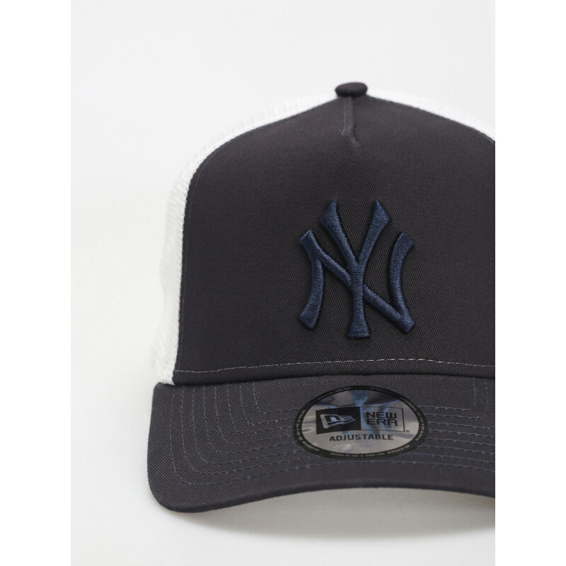 New Era League Essential Trucker New York Yankees (navy/white)námořnická modrá