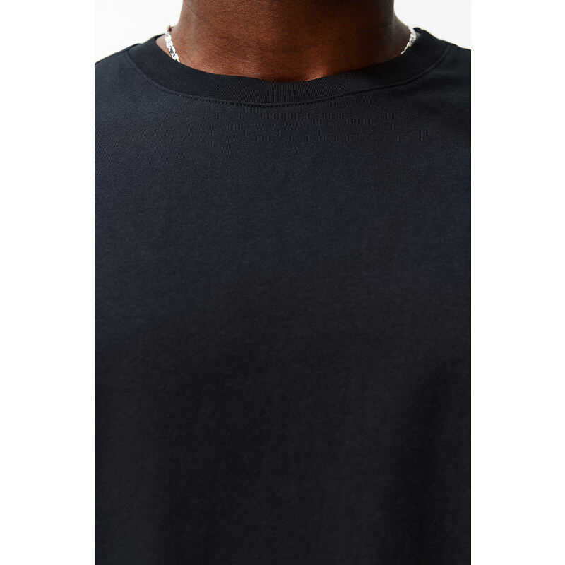 Trendyol Plus Size Černá Oversize/Wide Fit Pohodlné základní tričko ze 100% bavlny