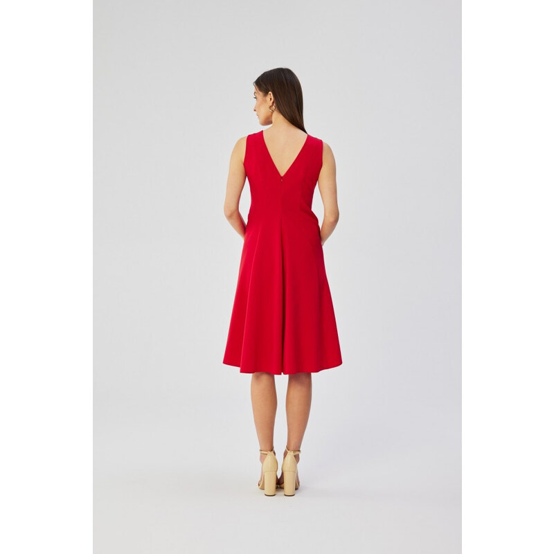 model 19647279 Přiléhavé šaty bez rukávů červené - STYLOVE