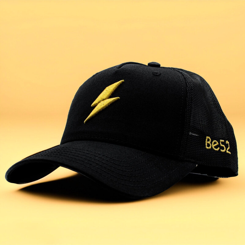 Be52 Bolt kšiltovka premium black/gold