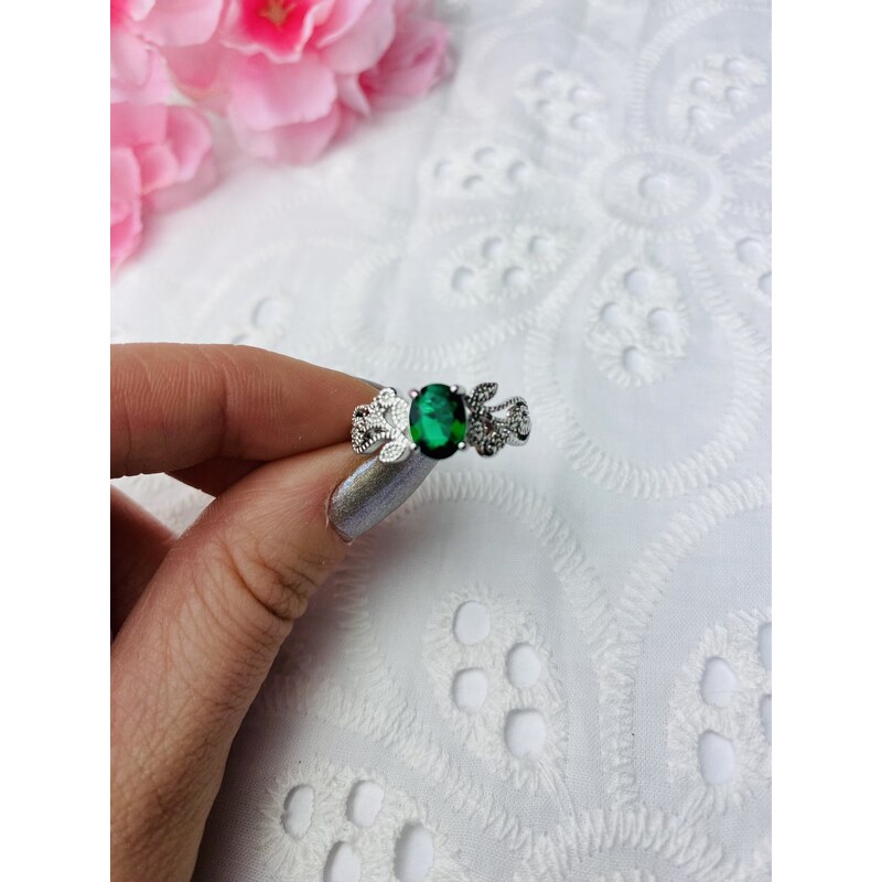 Webmoda Dámský stříbrný prsten se zeleným krystalem 8