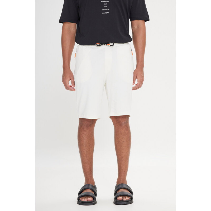 ALTINYILDIZ CLASSICS Men's Ecru Standard Fit Normal Cut Cotton Shorts with Pocket.