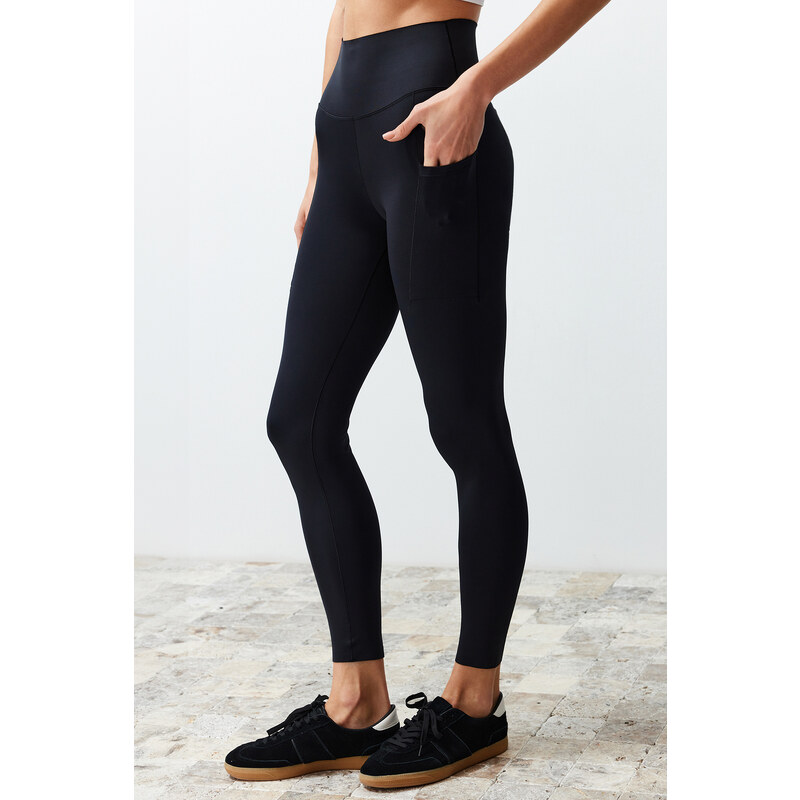 Trendyol Black Recovery Tulle Pocket and Reflector Print Detailed Knitted Sports Shorts Leggings