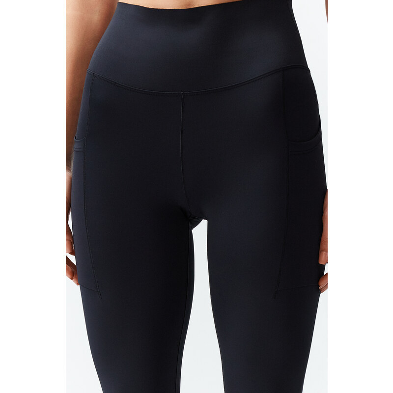 Trendyol Black Recovery Tulle Pocket and Reflector Print Detailed Knitted Sports Shorts Leggings