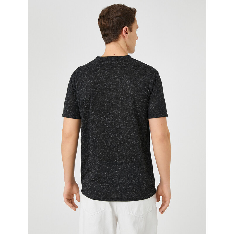 Koton Basic T-shirt with a Crew Neck Short Sleeves, Slim Fit.