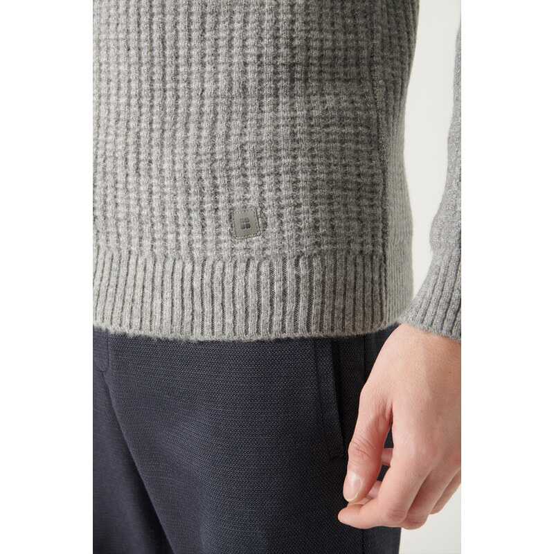 Avva Men's Gray Full Turtleneck Textured Regular Fit Knitwear Sweater