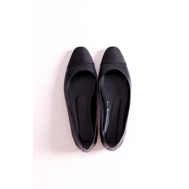 Shoeberry Women's Ellisy Black Two-tone Oval Toe Flats Black Skin.