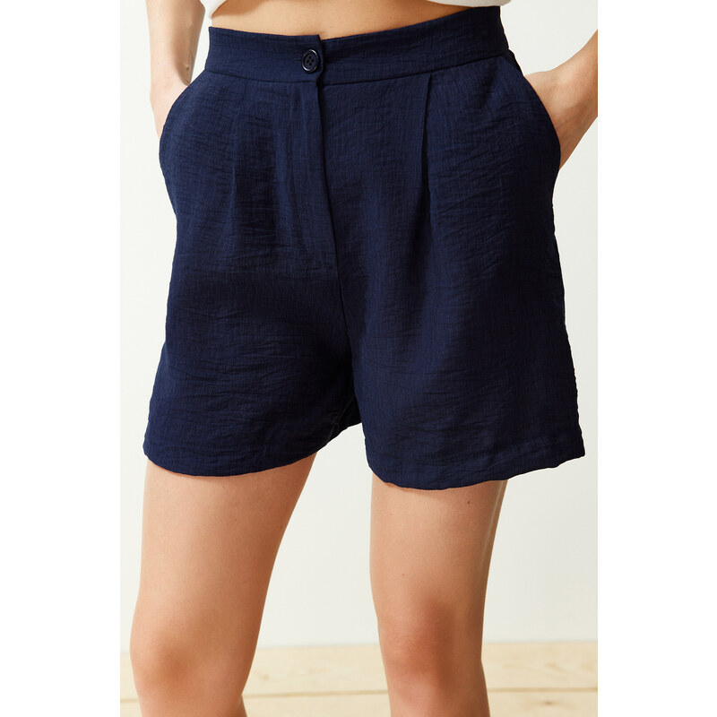 Trendyol Navy Blue Pocket Regular Fit Woven Shorts