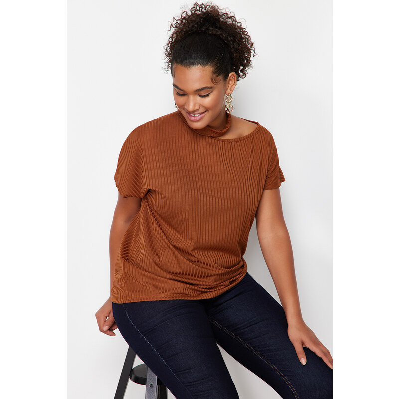 Trendyol Curve Brown Crew Neck Knitted Blouse