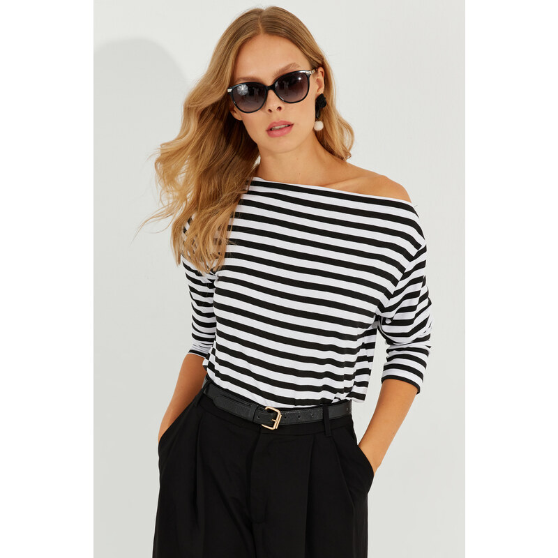 Cool & Sexy Women's Black and White Boat Neck Striped Blouse