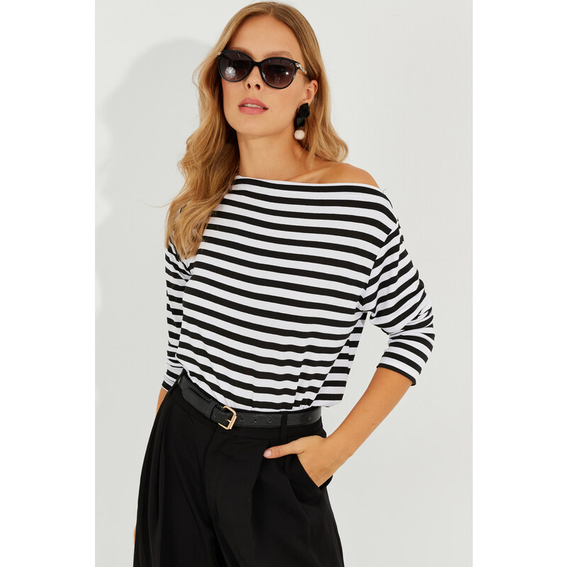 Cool & Sexy Women's Black and White Boat Neck Striped Blouse