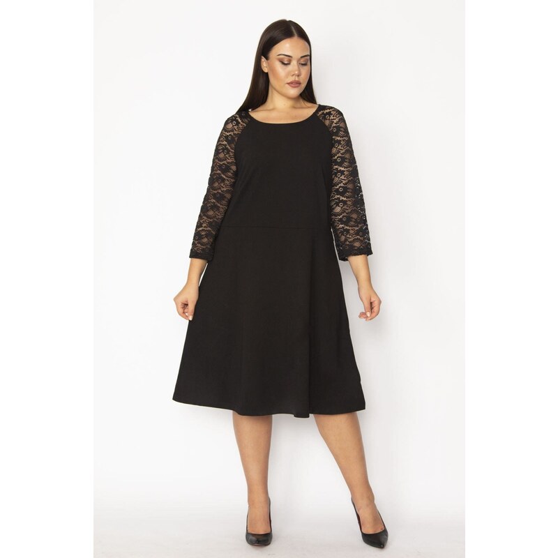 Şans Women's Plus Size Black Crepe Dress with Lace Sleeves