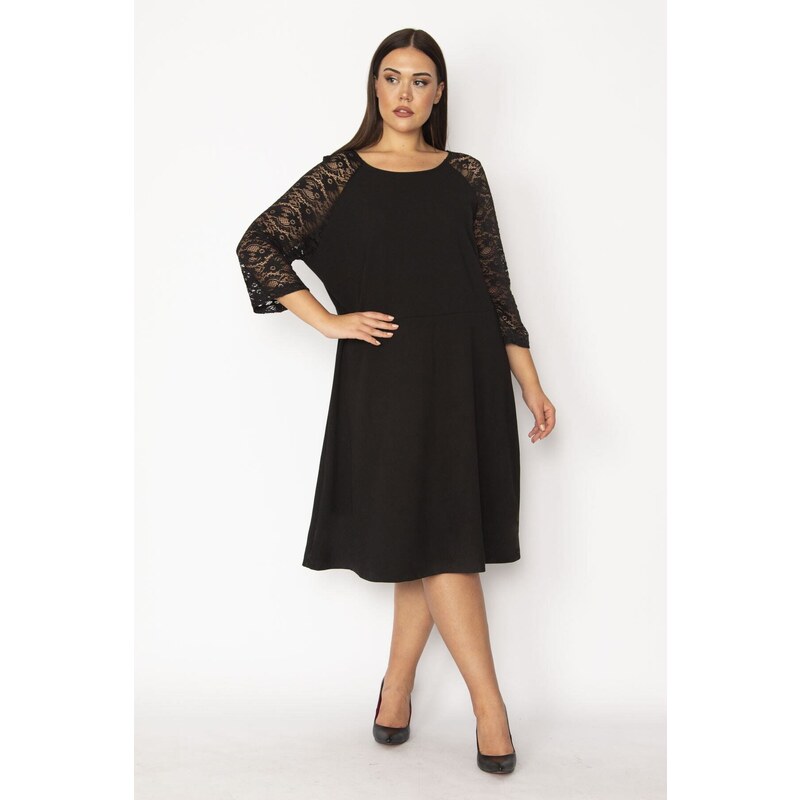 Şans Women's Plus Size Black Crepe Dress with Lace Sleeves