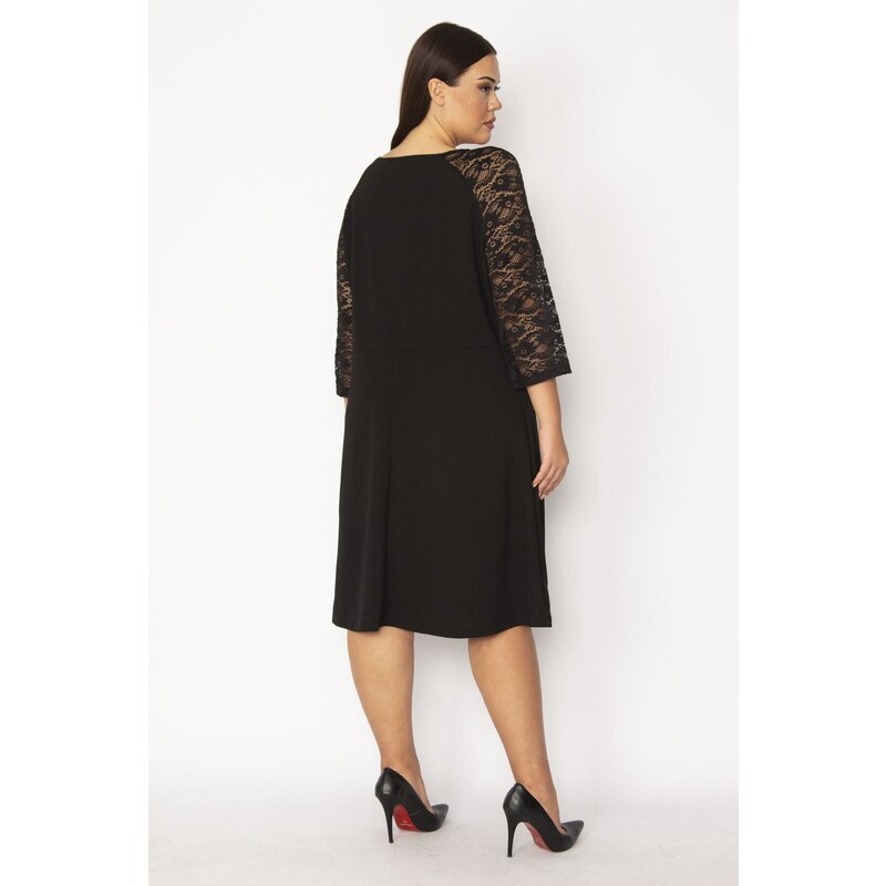 Şans Women's Plus Size Black Crepe Dress with Lace Sleeves