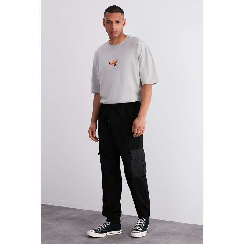 Trendyol Black Oversize/Wide-Fit Cargo Pocket Elastic Cuff Sweatpants