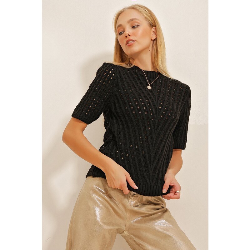 Trend Alaçatı Stili Women's Black Crew Neck Hole Openwork Half Sleeve Knitwear Sweater