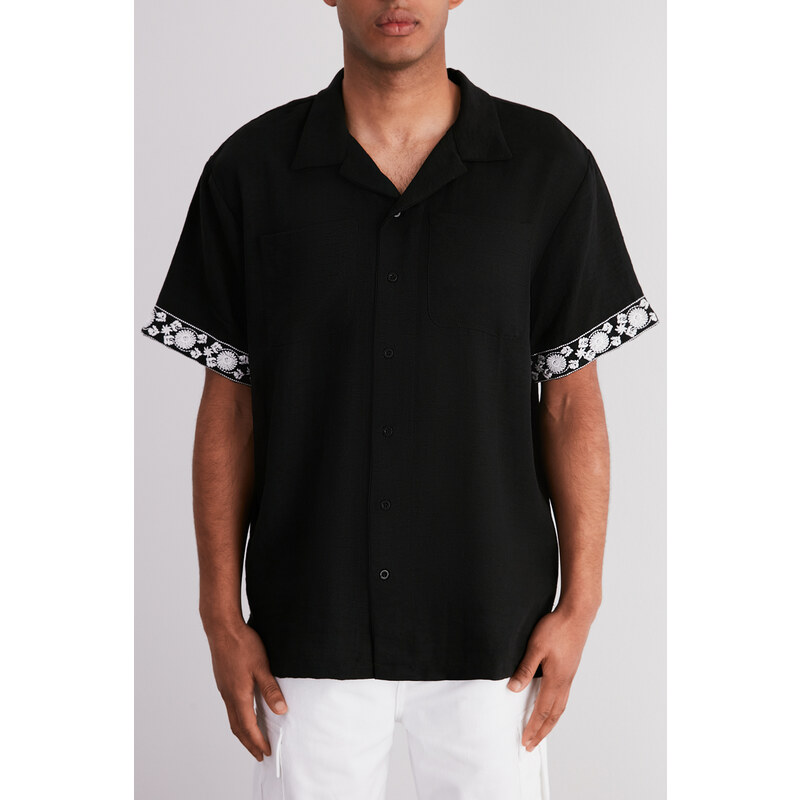 Trendyol Limited Edition Black Oversize Fit Embroidery Detailed Shirt