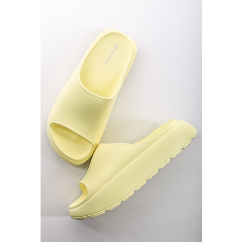 Ideal Světle žluté pryžové pantofle na platformě Quinn