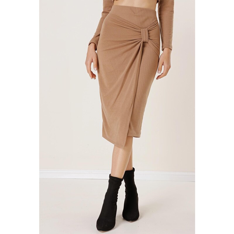 By Saygı Elastic Waist and Front Bow Detail Knitwear Skirt