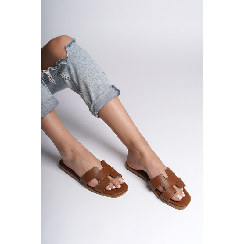 Capone Outfitters Halsey Women's Slippers