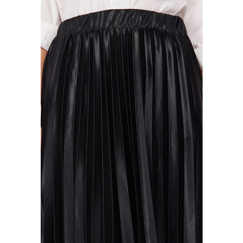 Trendyol Black Pleated Woven Skirt