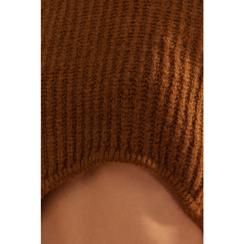 Trendyol Brown Crop Knitwear Sweater