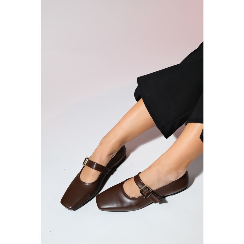 LuviShoes BLUFF Brown Skin Flat Toe Women's Flat Shoes