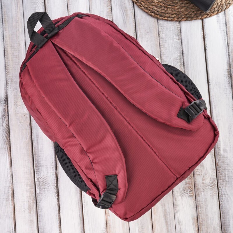 Kabelky od Hraběnky Cestovní batoh na notebook voděodolný PERUZZI; červená