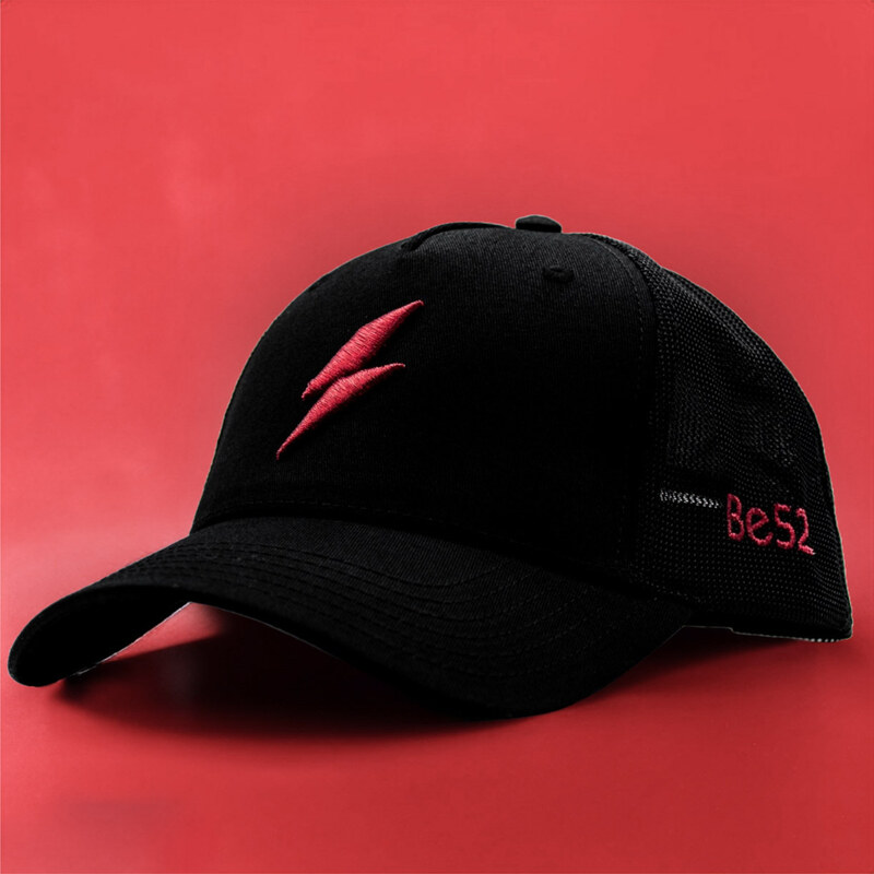 Be52 Bolt kšiltovka premium black/red