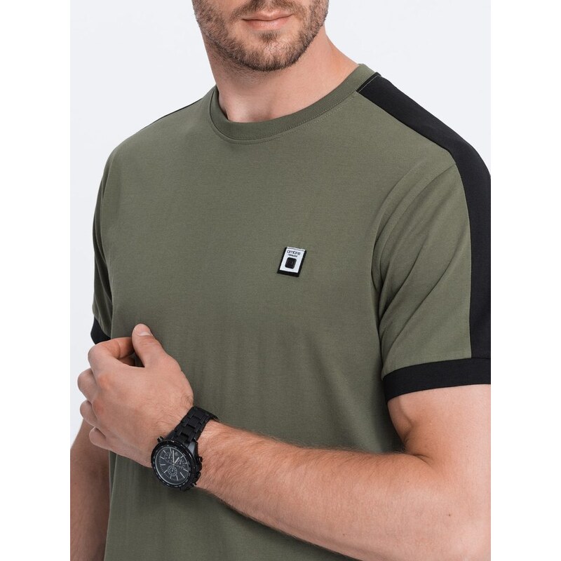 Ombre Clothing Jedinečné olivové tričko s nášivkou V4 S1632