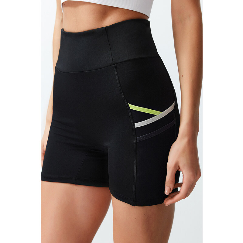 Trendyol Black Recovery Tulle Pocket and Reflector Print Detailed Knitted Sports Shorts Leggings