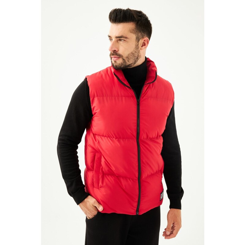 River Club Men's Lined Water And Windproof Red Inflatable Vest.