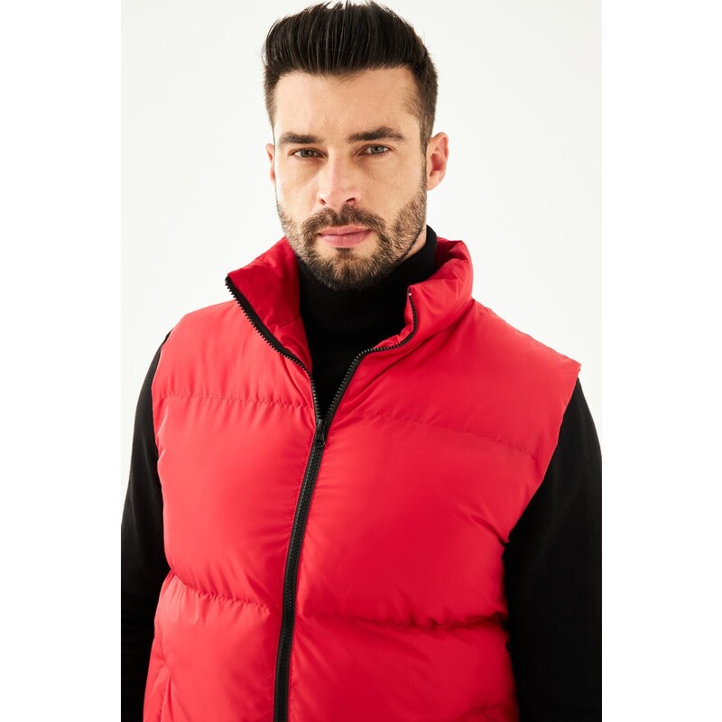 River Club Men's Lined Water And Windproof Red Inflatable Vest.